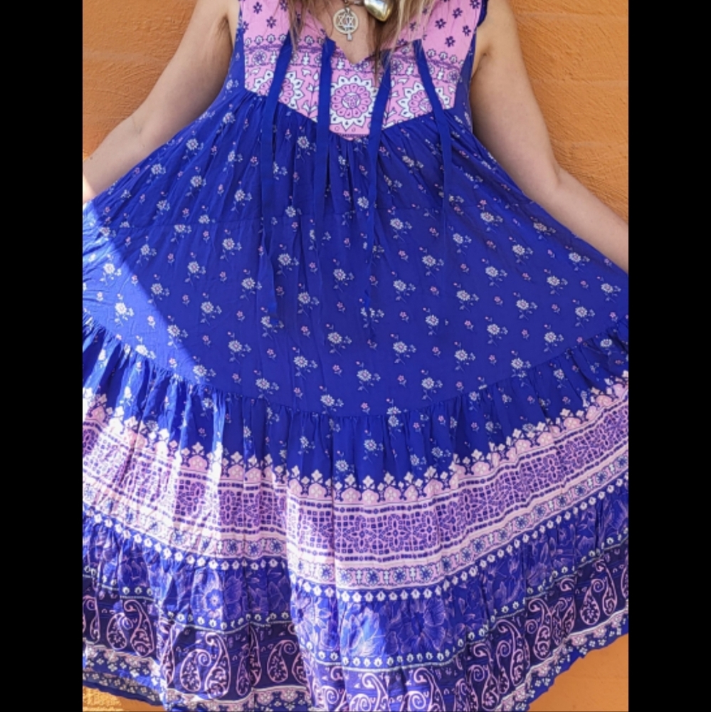 Spell and the gypsy lion heart SAMPLE GOWN S SWAP OR OFFERS $ Price 4 attention